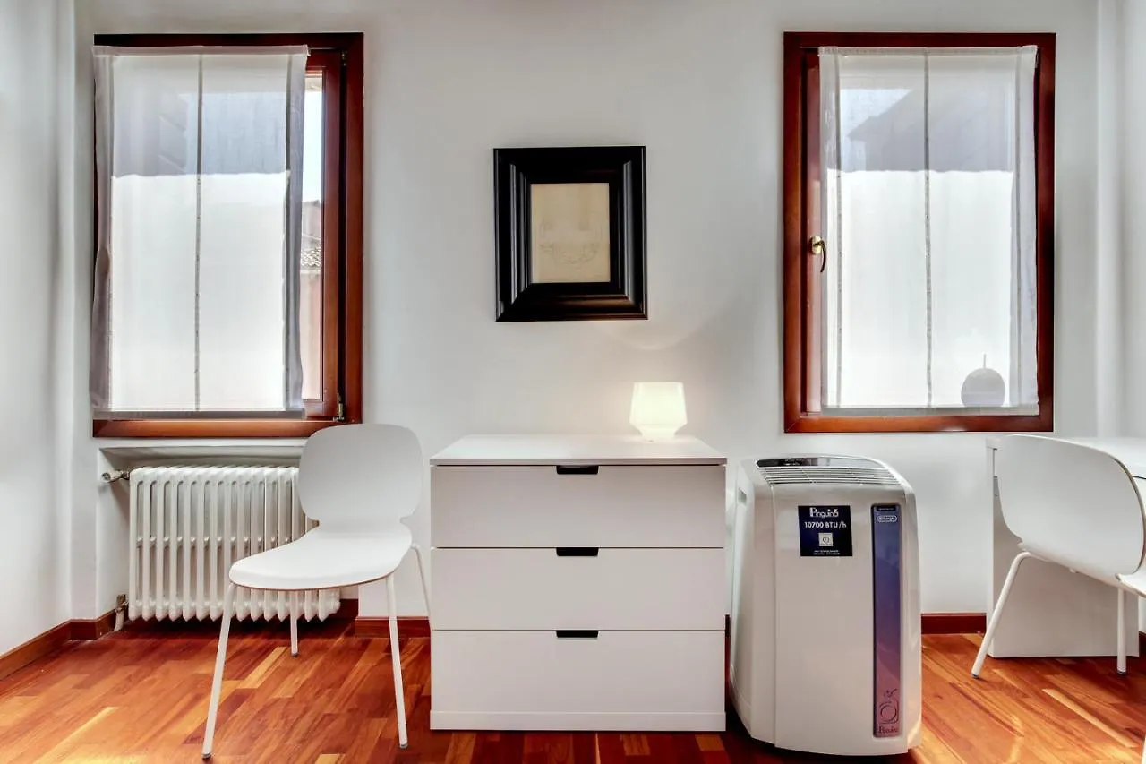 Ca Angela Venetian Apartment M0270428215  Venice